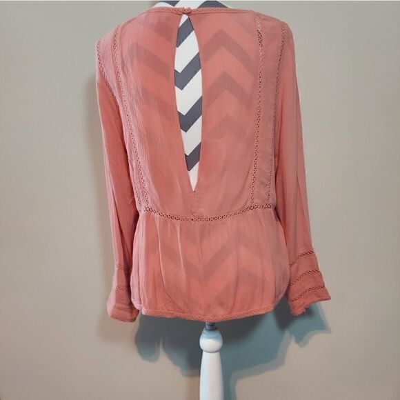 Peach Peak Thru Open Back Blouse - Picture 2 of 8